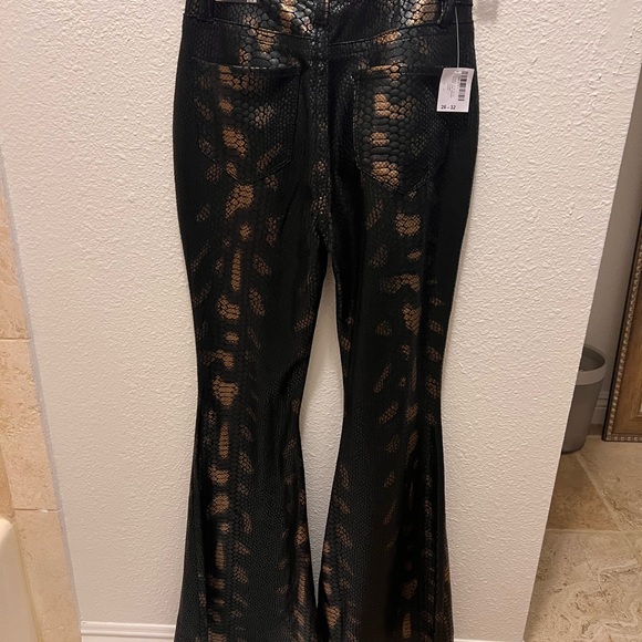 Stylish Black and Brown Women's Pants - Picture 2 of 4